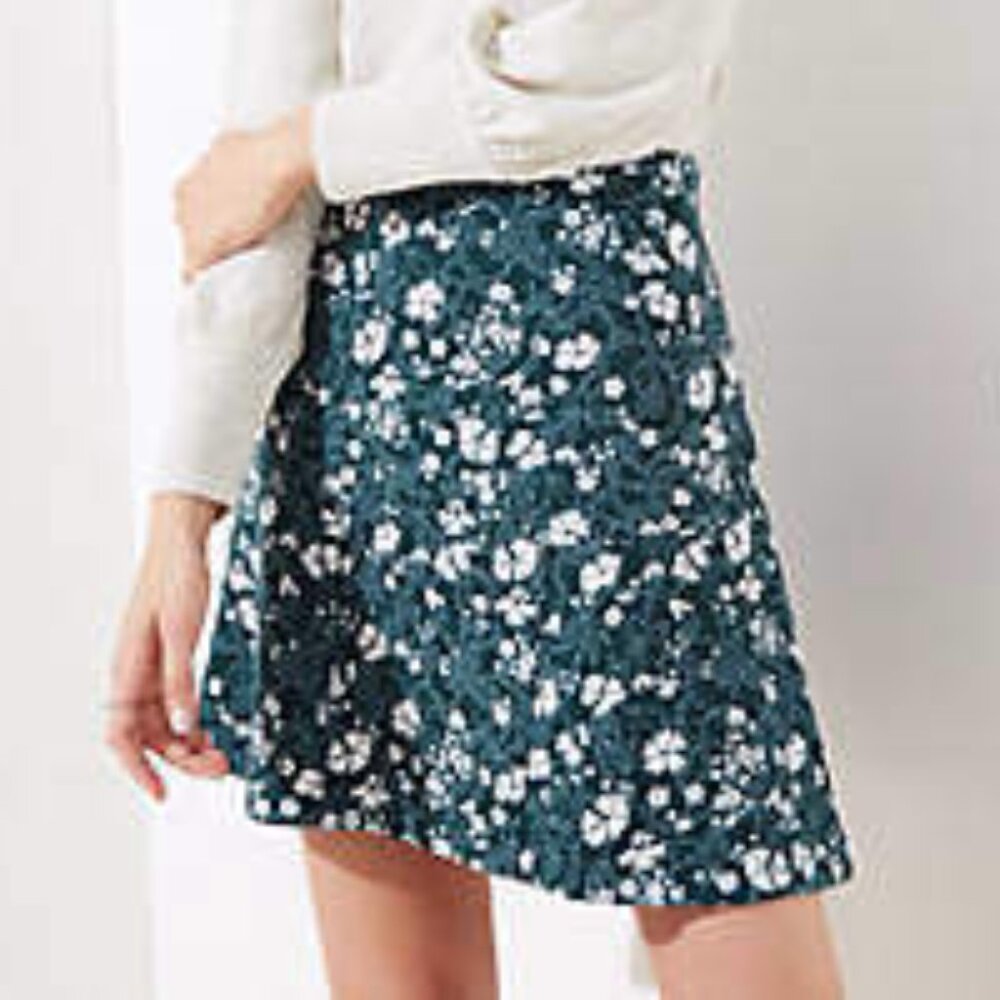 Loft Green and White Flare Pull On Skirt Size L